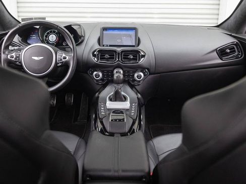 Used 2021 Aston Martin V8 Vantage Coupe RWD image 6