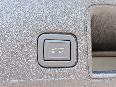 Used 2024 GMC Terrain SLT FWD image 14