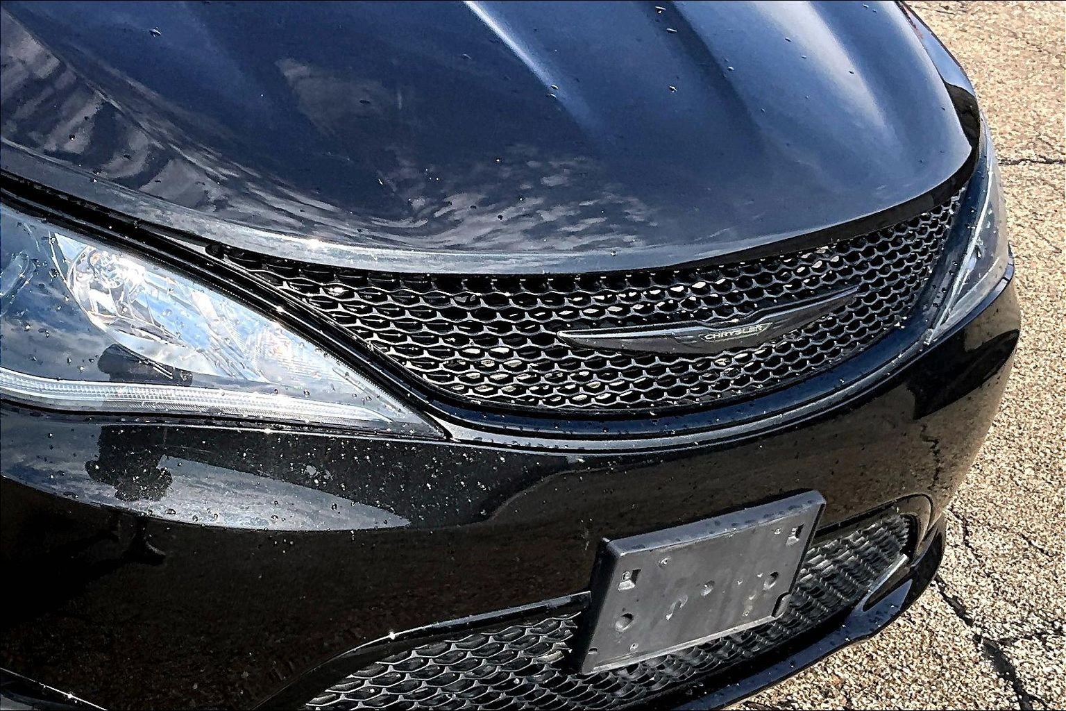Used 2020 Chrysler Pacifica Touring-L Plus w/ S Appearance Package FWD image 32
