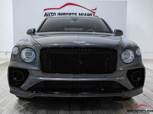 Used 2021 Bentley Bentayga AWD/4WD image 30