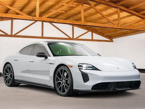 Used 2022 Porsche Taycan Turbo S image 7