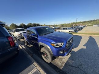 Used 2022 Toyota Tacoma TRD Off-Road video 2