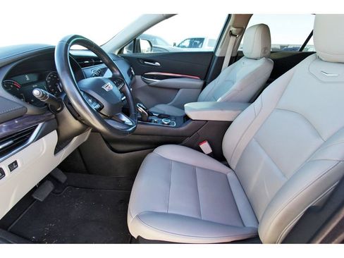 Used 2023 Cadillac XT4 Luxury image 6