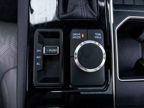 Used 2024 Toyota Tundra Limited AWD/4WD image 33