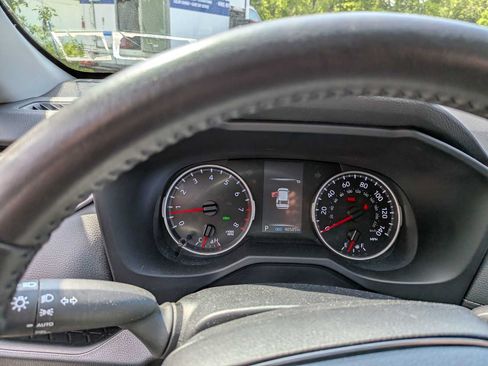 Used 2022 Toyota RAV4 XLE w/ Convenience Package AWD/4WD image 9
