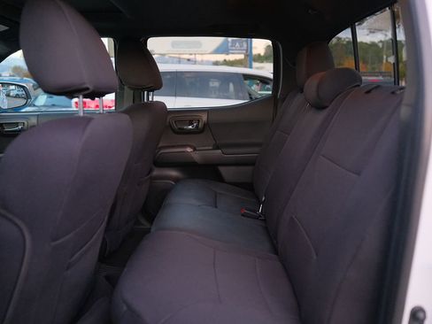 Used 2020 Toyota Tacoma TRD Sport image 37