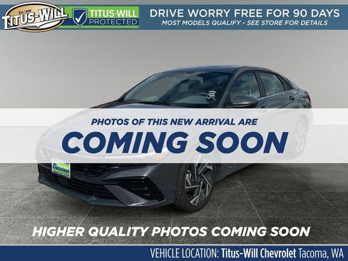 Used 2025 Hyundai Elantra SEL image 2