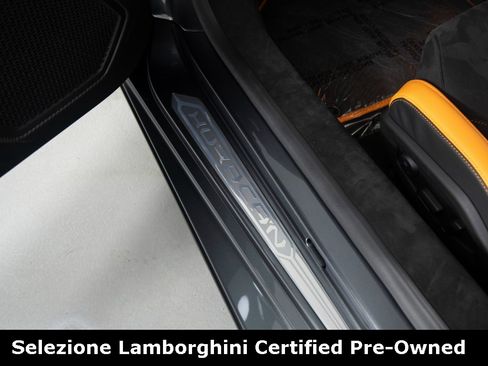 Used 2023 Lamborghini Huracan Tecnica image 13