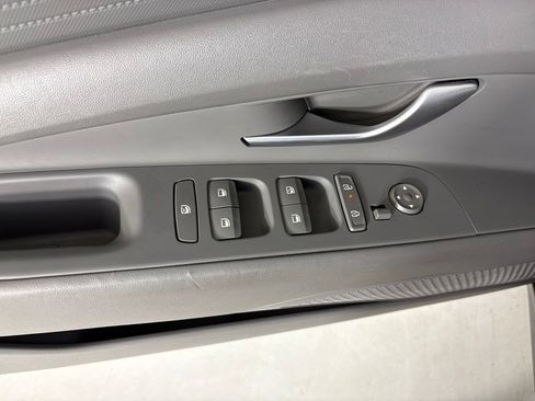 Used 2024 Hyundai Elantra SEL FWD image 15