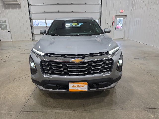 Used 2026 Chevrolet Equinox LT AWD/4WD image 3