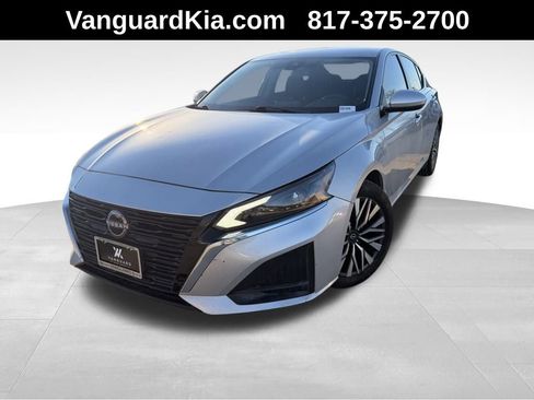 Used 2023 Nissan Altima 2.5 SV image 1