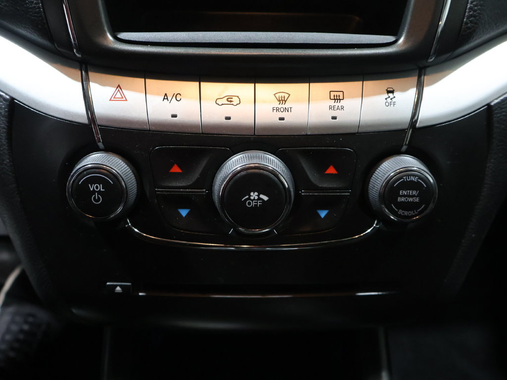 Used 2019 Dodge Journey SE FWD image 27