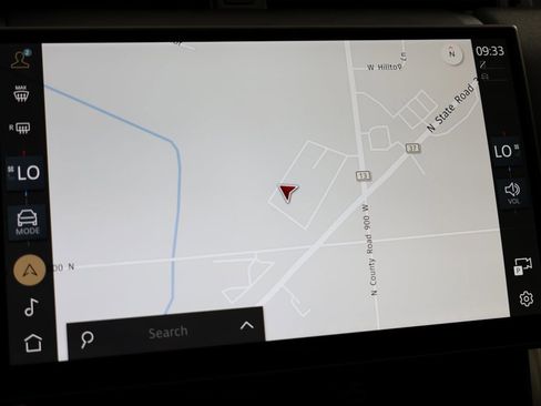 Used 2024 Land Rover Discovery Sport S image 8