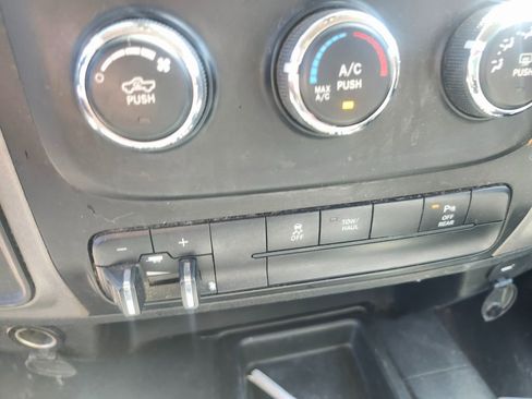 Used 2018 RAM 2500 Tradesman w/ Chrome Appearance Group image 13