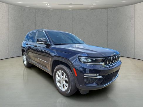 Used 2024 Jeep Grand Cherokee Limited AWD/4WD image 7