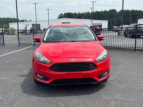 Used 2017 Ford Focus SE FWD image 3