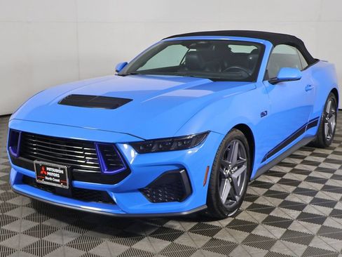 Used 2025 Ford Mustang GT Premium w/ California Special Package RWD image 9
