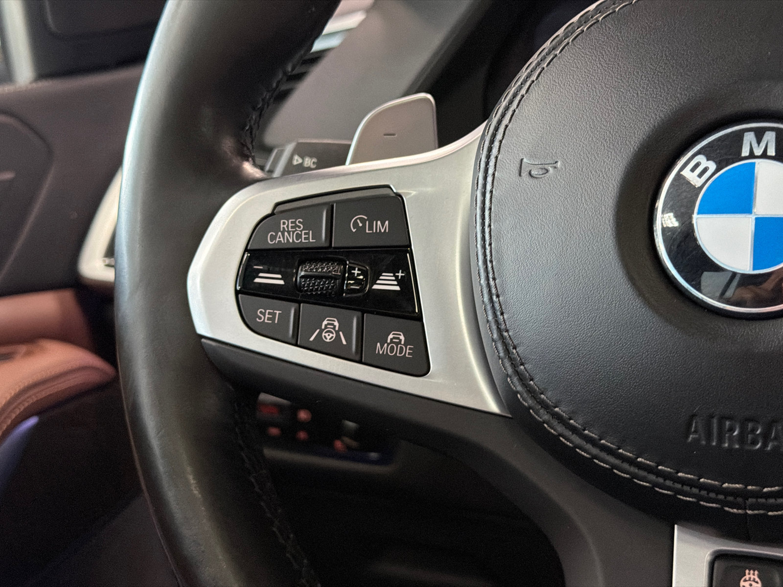 Used 2022 BMW X5 xDrive40i w/ M Sport Package AWD/4WD image 25