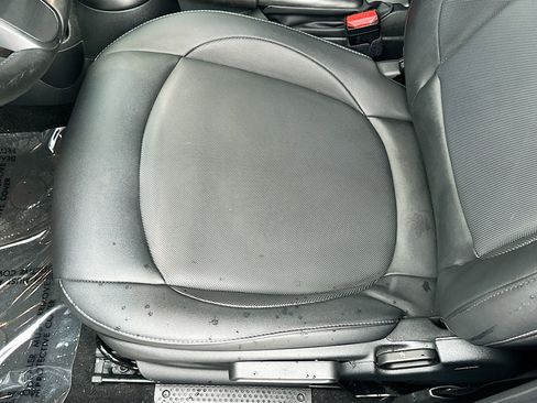 Used 2023 MINI Cooper 4-Door Hardtop FWD image 18