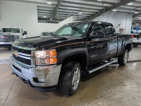 Used 2011 Chevrolet Silverado 2500 LTZ w/ LTZ Plus Package AWD/4WD image 6