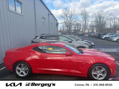 Used 2017 Chevrolet Camaro LT image 5