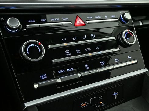 Used 2024 Hyundai Santa Fe SE image 20