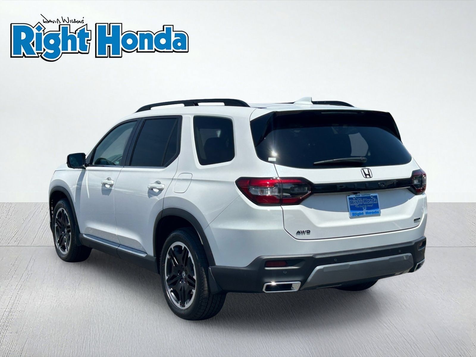 New 2026 Honda Pilot Touring image 4