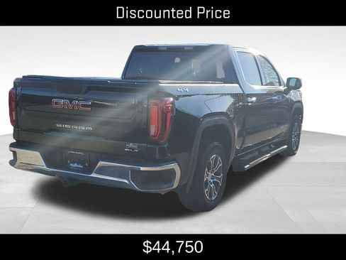 Used 2025 GMC Sierra 1500 SLT image 3