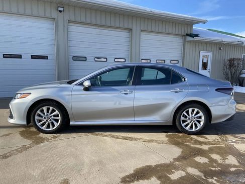 Used 2024 Toyota Camry LE image 4
