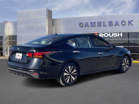 Used 2021 Nissan Altima 2.5 SV image 5