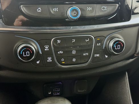Used 2023 Chevrolet Traverse RS AWD/4WD image 24