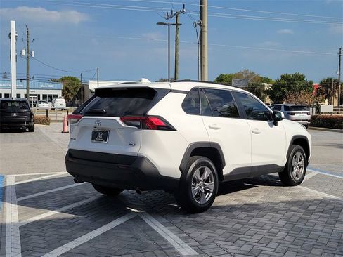 Used 2023 Toyota RAV4 XLE w/ Convenience Package image 5