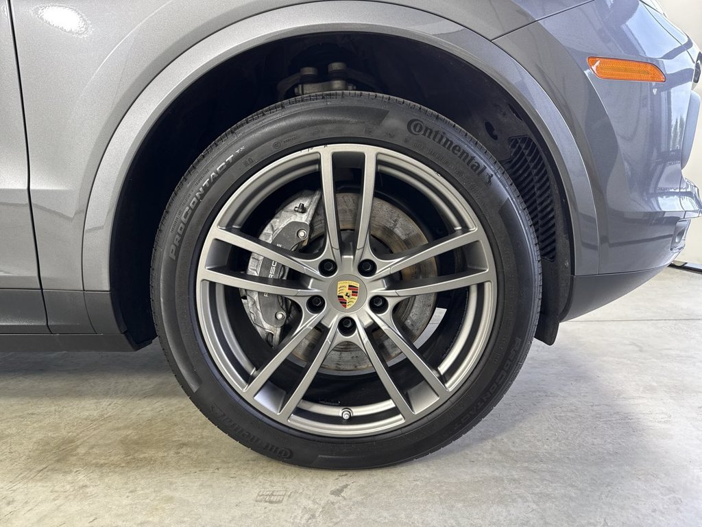 Certified 2023 Porsche Cayenne AWD/4WD image 15