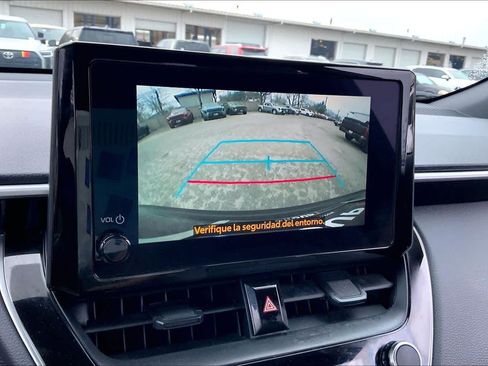 Used 2025 Toyota Corolla Cross SE image 25