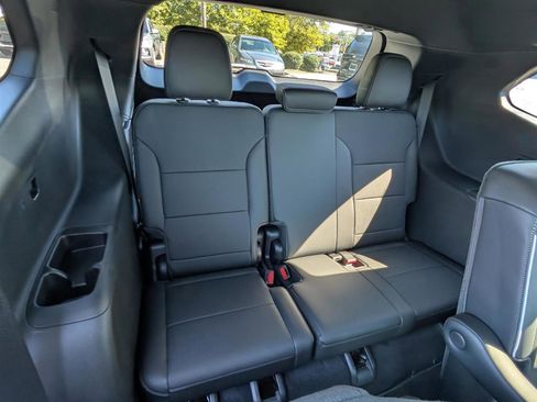 New 2026 Buick Enclave Preferred w/ Power Package image 9