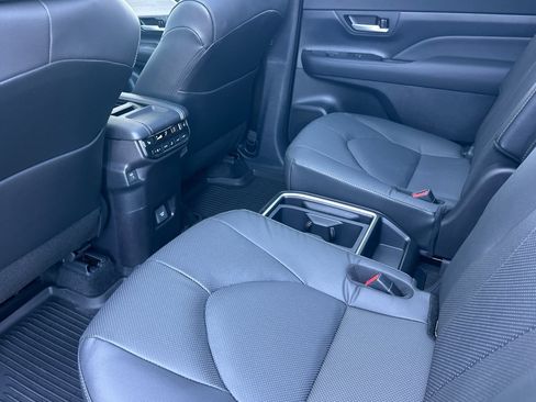 Certified 2026 Toyota Grand Highlander AWD image 12