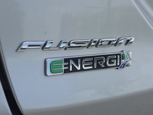 Used 2017 Ford Fusion Energi Titanium FWD image 7