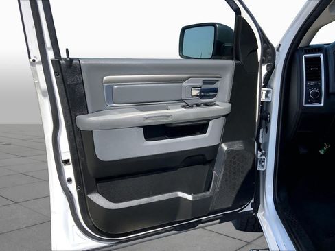 Used 2019 RAM 1500 Classic SLT RWD image 21