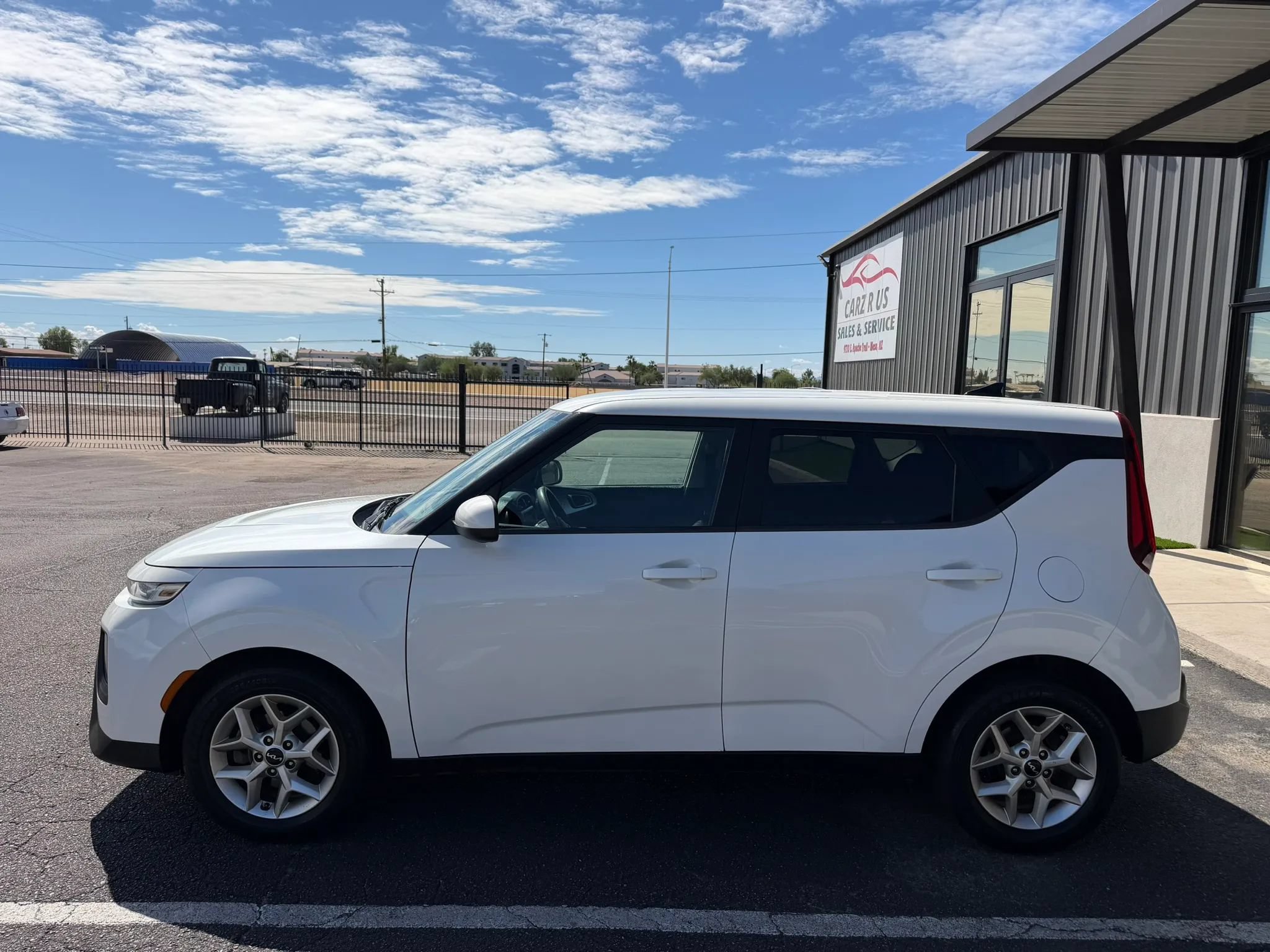 Used 2022 Kia Soul LX w/ Technology Package FWD image 4
