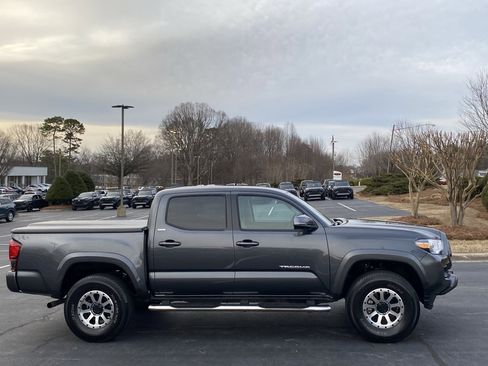 Certified 2023 Toyota Tacoma SR5 w/ Technology Package image 4