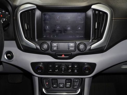 Used 2019 GMC Terrain SLT w/ Preferred Package image 18