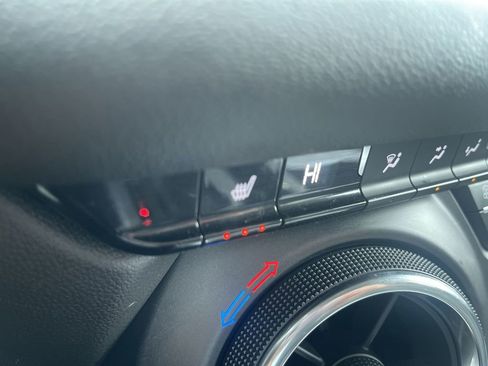 Used 2024 Chevrolet Blazer LT FWD image 28