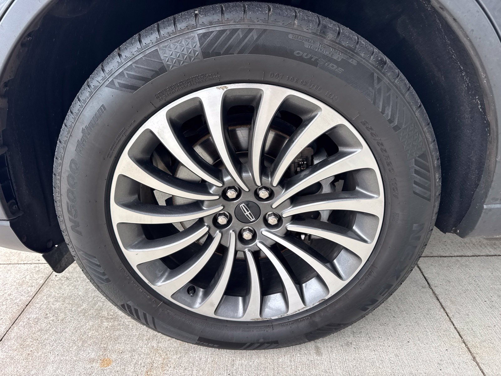 Used 2021 Lincoln Aviator Reserve AWD/4WD image 14