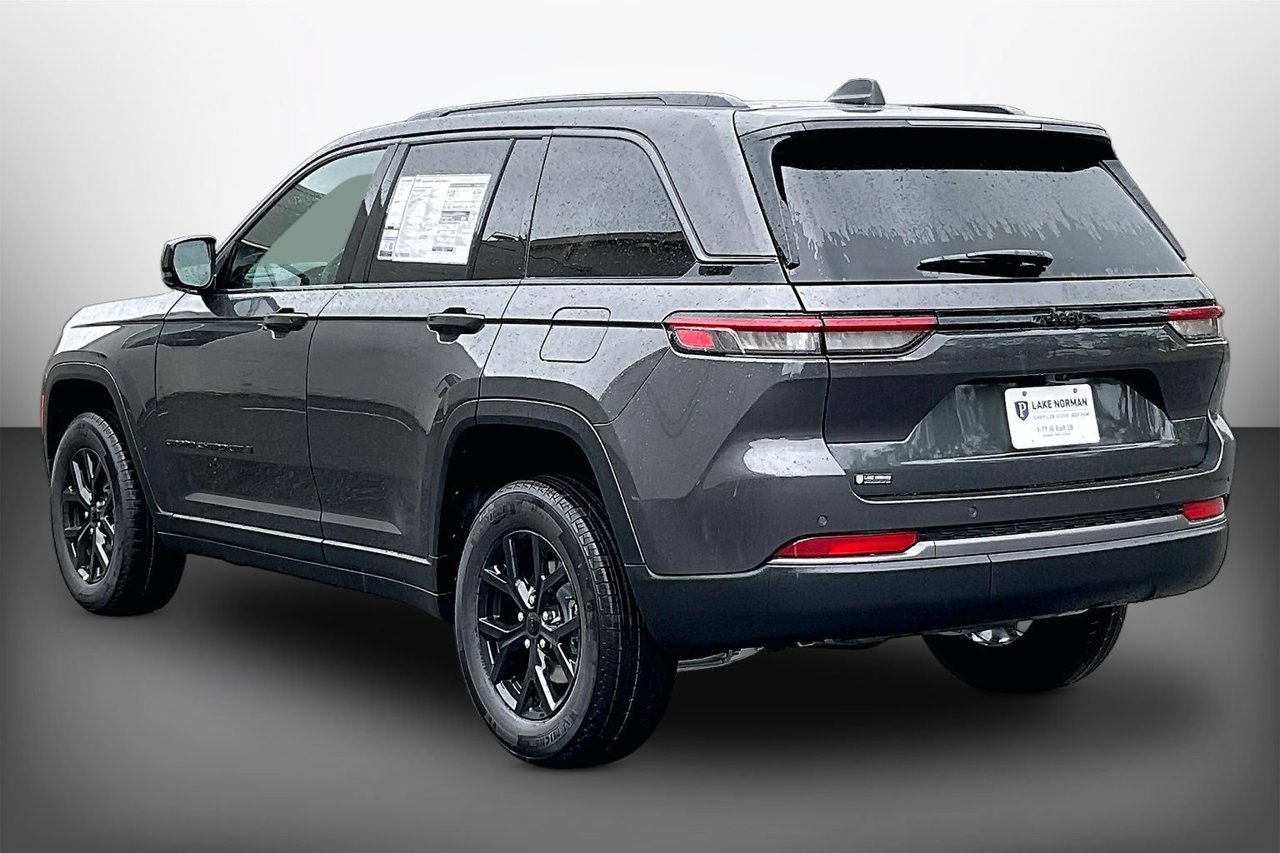 New 2026 Jeep Grand Cherokee Altitude RWD image 6