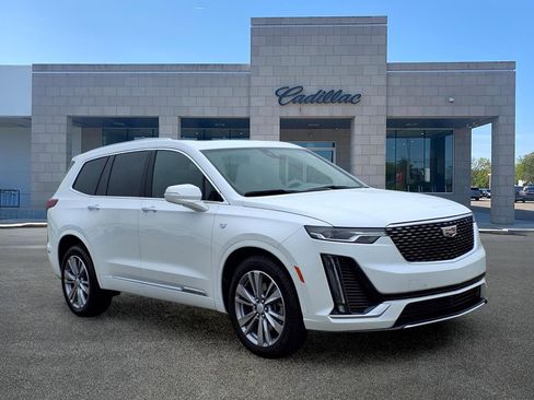 Used 2023 Cadillac XT6 Premium Luxury AWD/4WD image 3