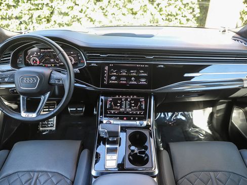 Used 2022 Audi SQ8 Prestige AWD/4WD image 13