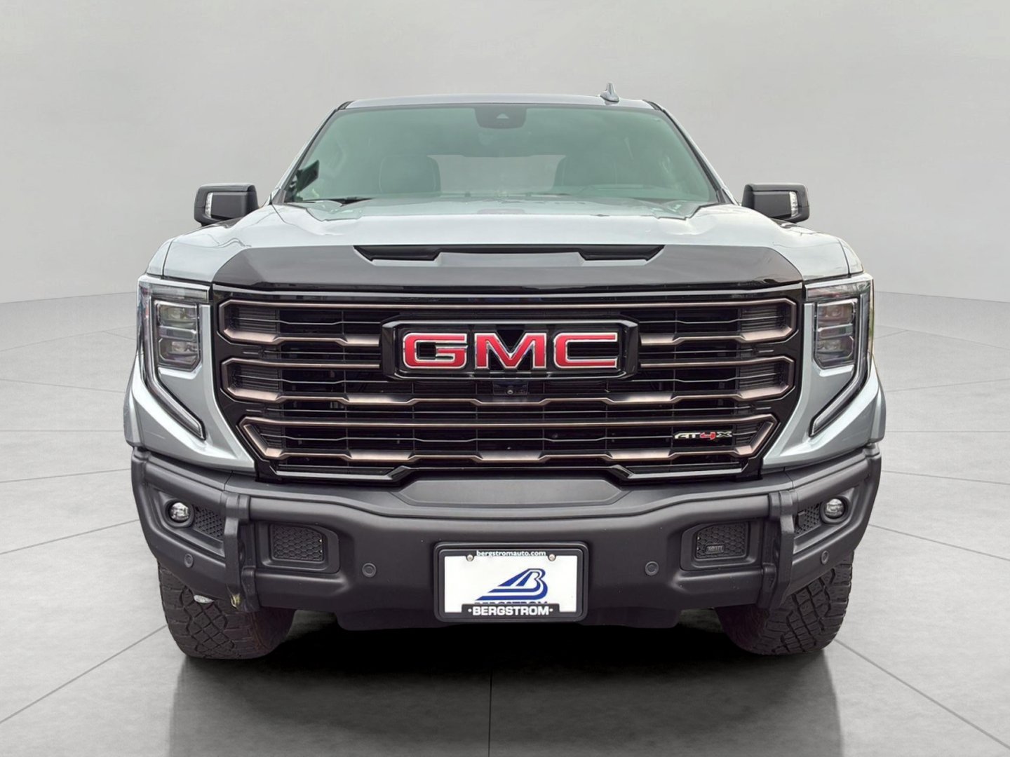 Certified 2024 GMC Sierra 1500 AT4X w/ AT4X AEV Edition AWD/4WD image 3