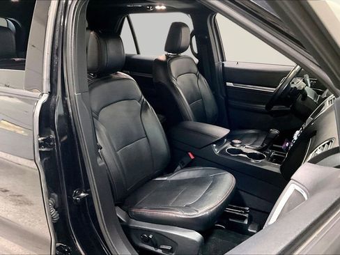 Used 2019 Ford Explorer Sport image 29