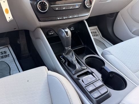 Used 2020 Hyundai Tucson SE w/ Cargo Package image 19
