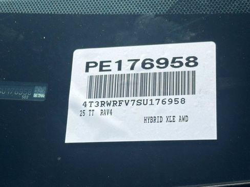 Used 2025 Toyota RAV4 XLE AWD/4WD image 14